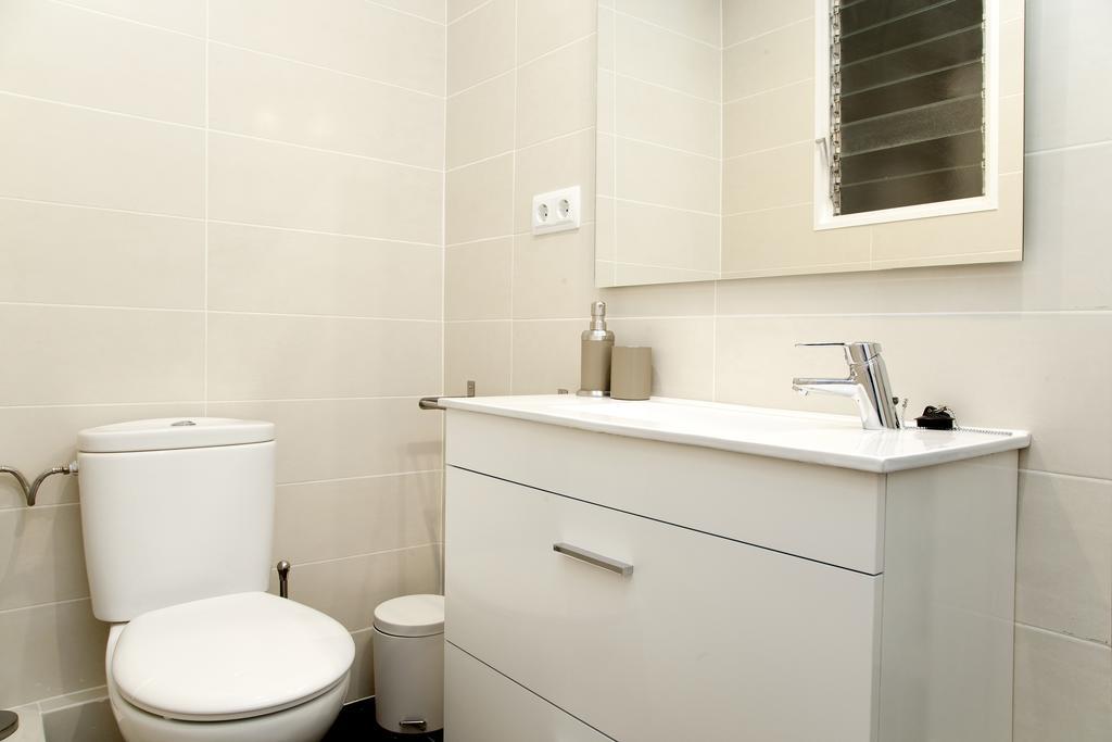 Flateli Roger 2 Apartment Barcelona Ngoại thất bức ảnh